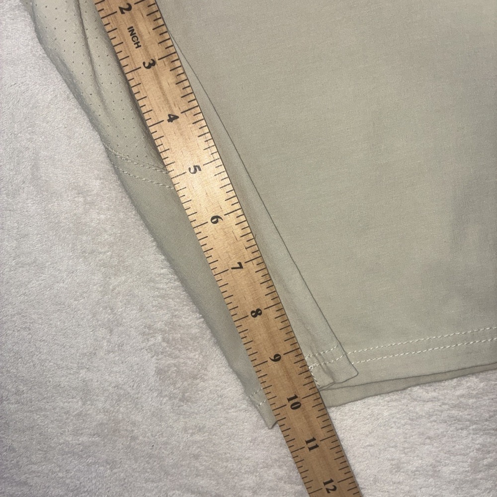 Huk Men's Fishing Board Shorts - Picture 6 of 9
